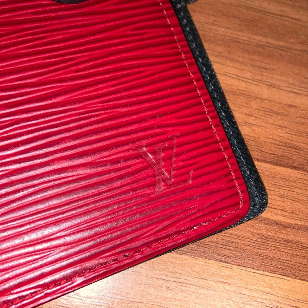 Authentic Louis Vuitton Epi Leather Agenda